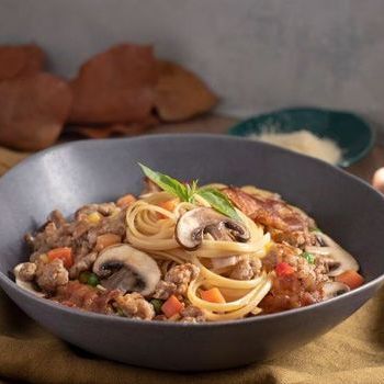 Linguine with garlic mushroom and minced meat