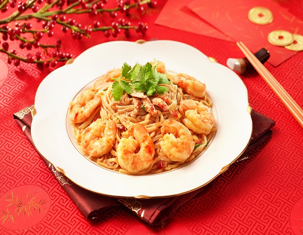 raised Prawns Crab meat and Efu Noodles in Oyster Sauce600x465