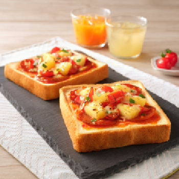 Spicy Cheese and Sausage Toast_350