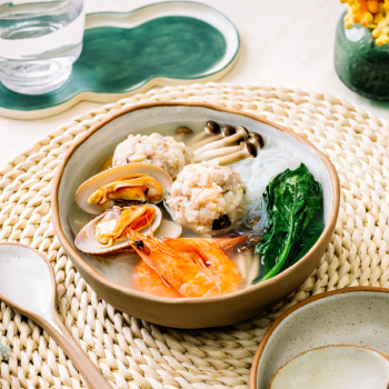 Rice Vermicelli Soup with Seafood and Meatballs