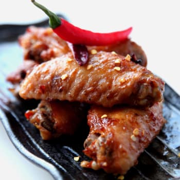 HKrecipe350Chicken Wings with Hot  Spicy StirFry Sauce