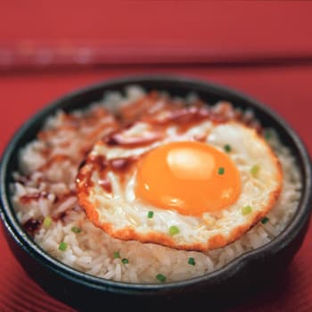 HK_recipe_350_Pan-fried Eggs on Rice with Oyster Sauce