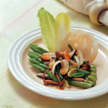 HK_recipe_350_Stewed Mushroom on Asparagus with Vegetarian Oyster Sauce