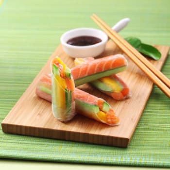 HK_recipe_350_Vietnamese Salmon and Mango Spring Roll