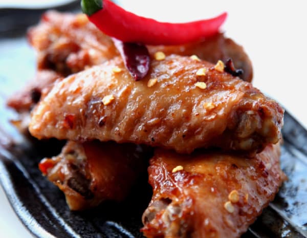 HKrecipe600Chicken Wings with Hot  Spicy StirFry Sauce