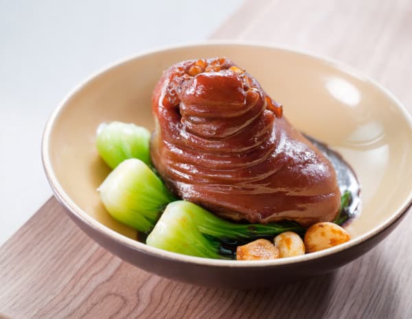 HK_recipe_600_Pork Knuckle in Red Braising Sauce