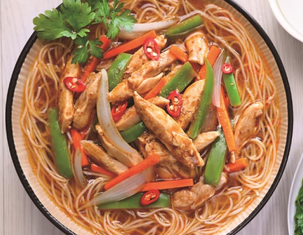 HK_recipe_600_Rice Noodle in Satay Soup with Chicken Fillet and Carrot