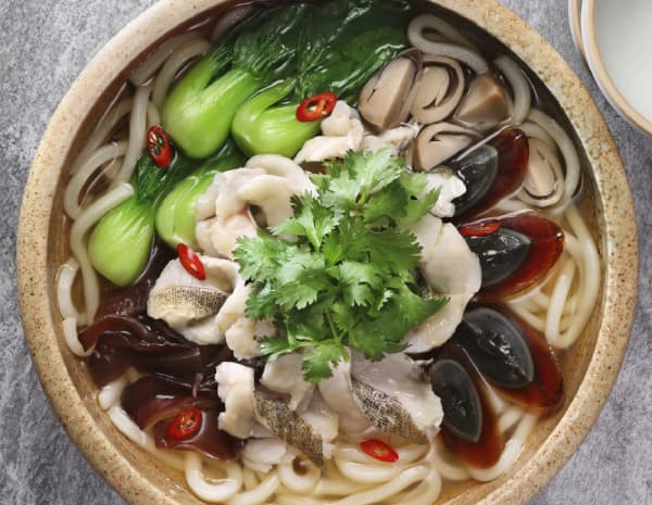 HKrecipe600Udon in Soup with Cilantro Preserved Egg Sliced Fish and Black Fungus