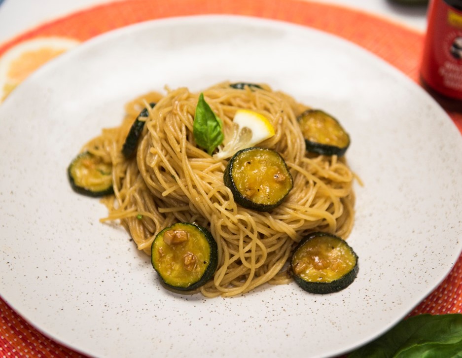 Recipe Garlic Angel Hair with Oyster Sauce and Zucchini