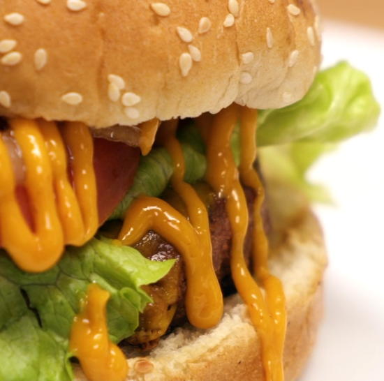 Recipe Plant-Based Sriracha Burger S