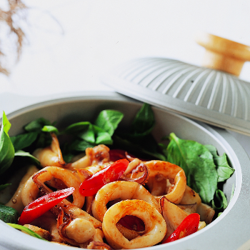 Recipe Squid and Onion Hot Pot with Chili Garlic Sauce