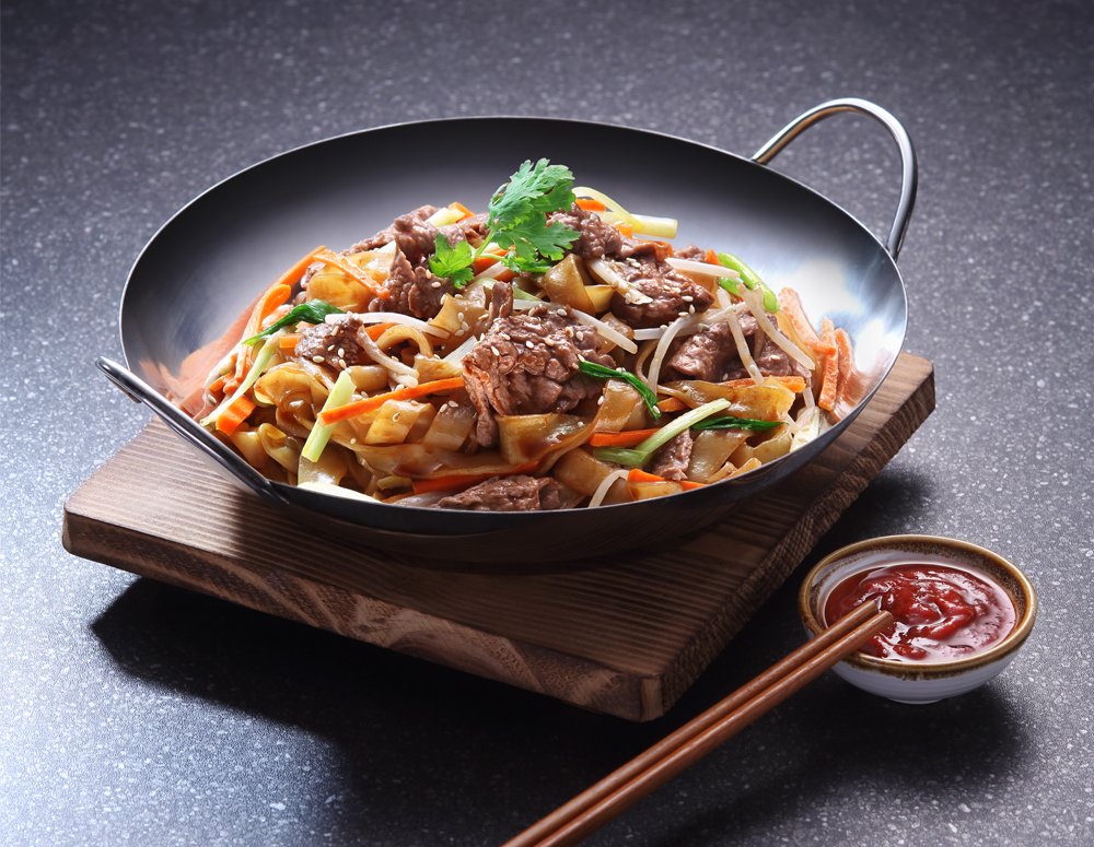 Recipe Stir-Fried Rice Noodles with Beef in All-Purpose Marinade